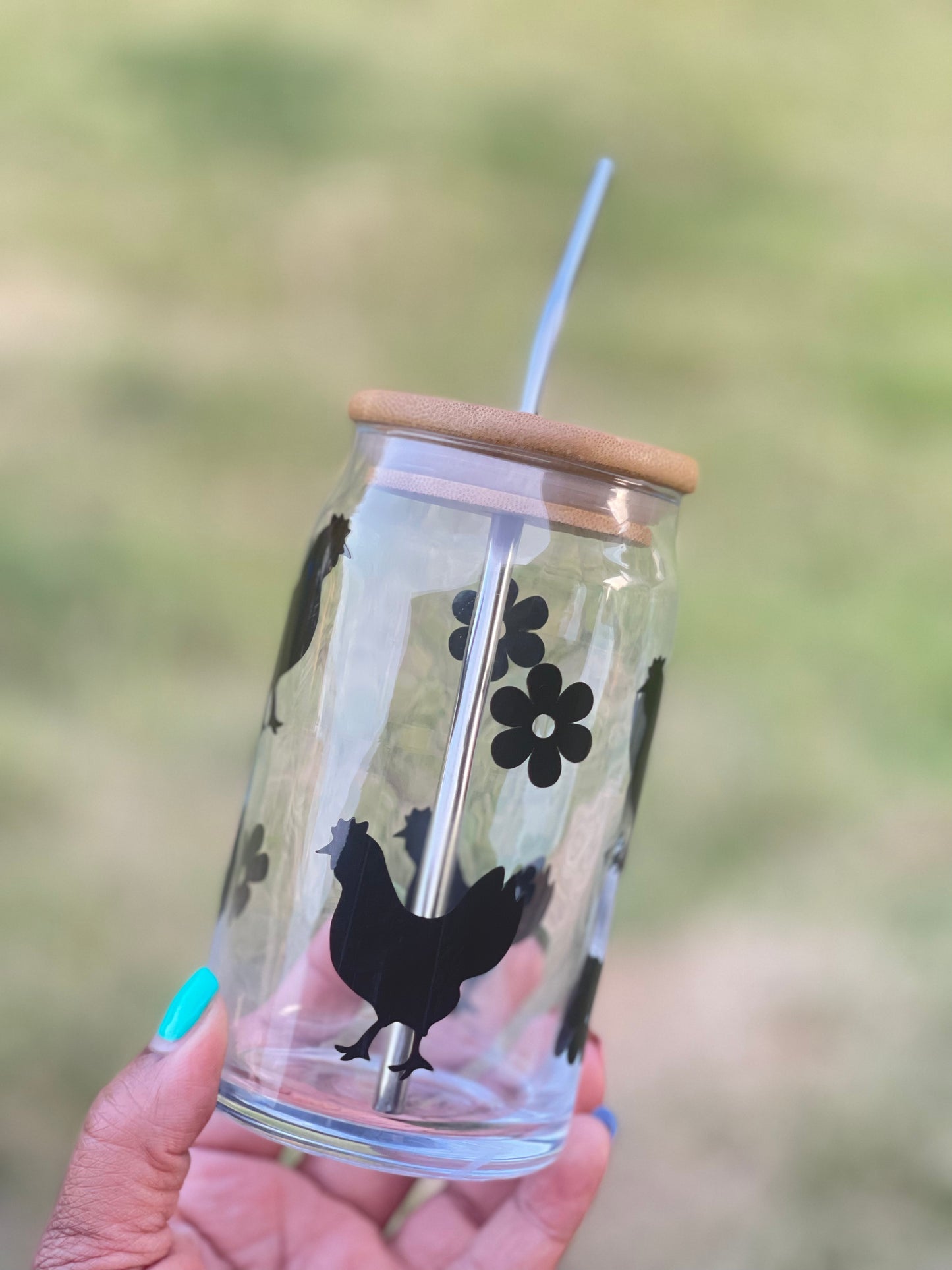 Chickens and Daisies-Glass Tumbler